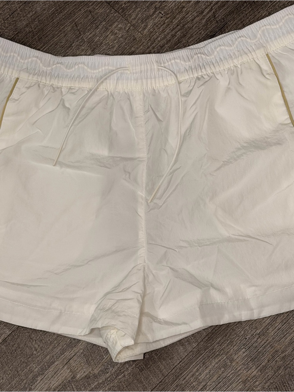 Nike Windrunner Women’s White Athletic Shorts with Black Swoosh Large NWT - Picture 2 of 15